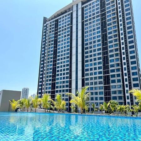 Hotel Jesselton Quay Sea View Kota Kinabalu Exterior foto