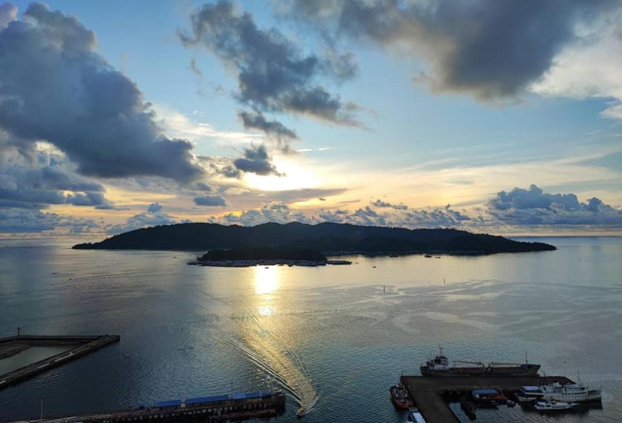 Hotel Jesselton Quay Sea View Kota Kinabalu Exterior foto