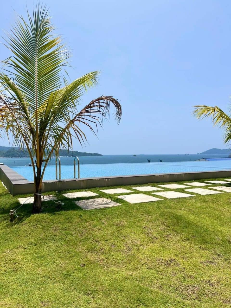 Hotel Jesselton Quay Sea View Kota Kinabalu Exterior foto